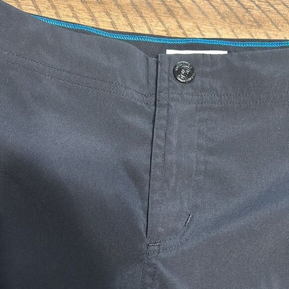 Columbia Omni shield lightweight capri pants size 2 - Picture 3 of 11